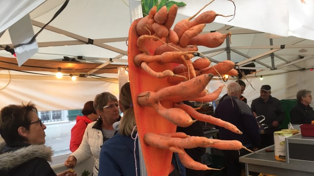 Kunstwerk aus Rüebli Kunstwerk aus Rüebli