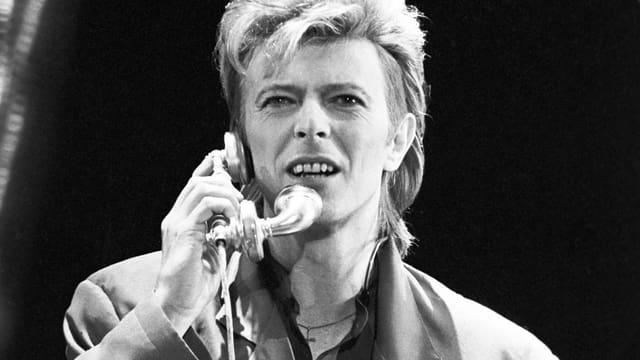 David Bowie 1987 in Berlin. David Bowie 1987 in Berlin.