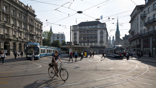 Der Paradeplatz in Zürich. Der Paradeplatz in Zürich.