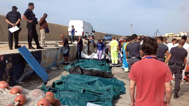 Flüchtlingsdrama vor Lampedusa. Flüchtlingsdrama vor Lampedusa.