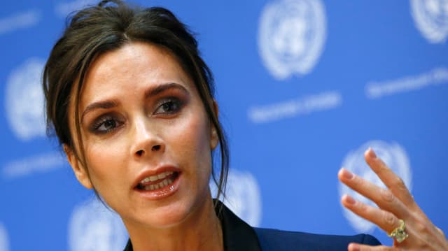 Victoria Beckham hält eine Rede an einer Anti-Aids-Versammlung Victoria Beckham hält eine Rede an einer Anti-Aids-Versammlung