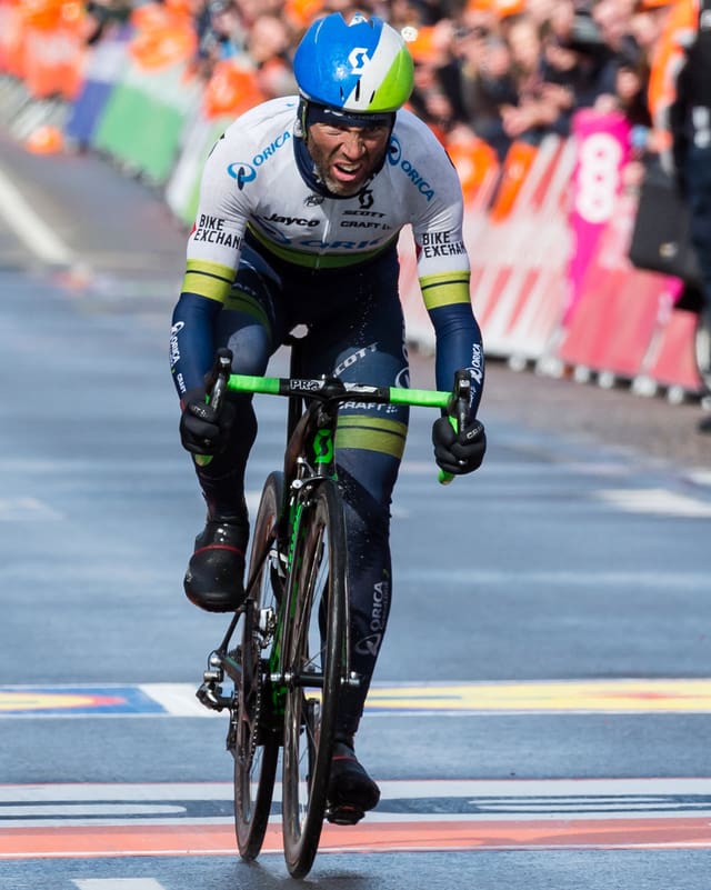 Michael Albasini fährt in Lüttich abgekämpft über die Ziellinie. Michael Albasini fährt in Lüttich abgekämpft über die Ziellinie.