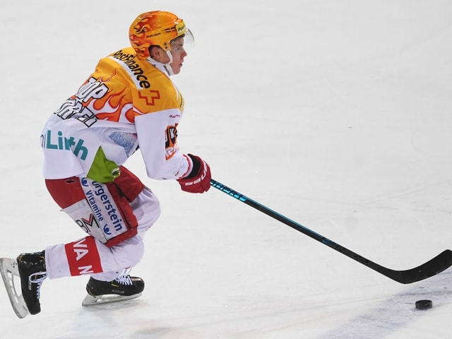 Rapperswils Dominik Egli am Puck Rapperswils Dominik Egli am Puck