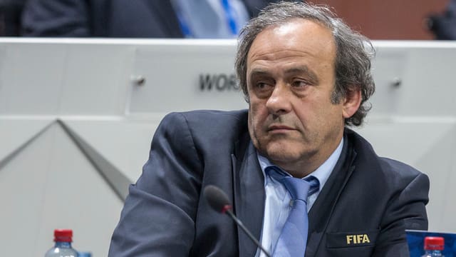 Michel Platini al congress da la Fifa a Turitg 2015 Michel Platini al congress da la Fifa a Turitg 2015