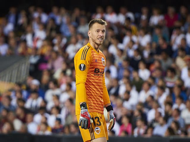 Neto. Neto.