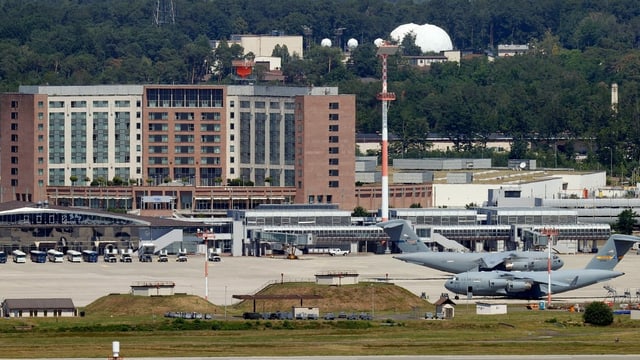 Der Luftwaffenstützpunkt Ramstein Der Luftwaffenstützpunkt Ramstein