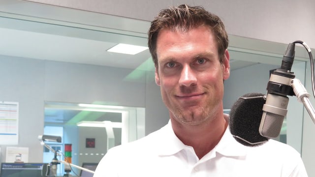 Simon Laager im SRF-Studio. Simon Laager im SRF-Studio.