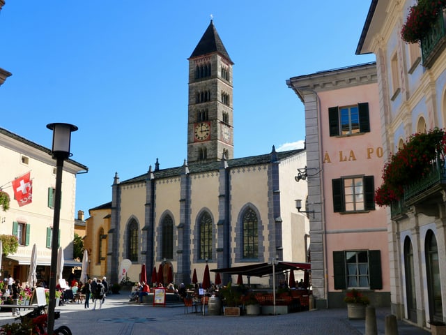Blick auf den Dorfplatz von Poschiavo Blick auf den Dorfplatz von Poschiavo