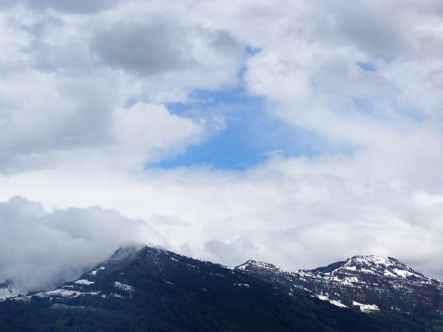 Nur ein kleiner blauer Fleck am Himmel.