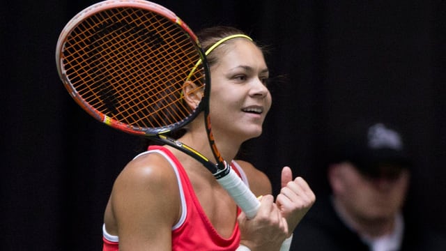 Im April bezwingt Mitu im Fed Cup Top-10-Spielerin Genie Bouchard. Im April bezwingt Mitu im Fed Cup Top-10-Spielerin Genie Bouchard.