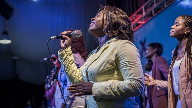 Gospelsängerinnen von der Seite. Gospelsängerinnen von der Seite.