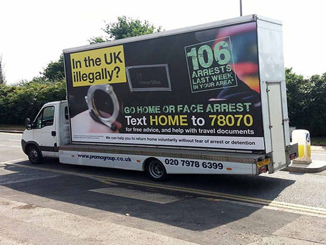 Lastwagen gegen die Immigration. Lastwagen gegen die Immigration.