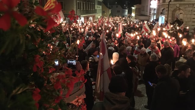 Demonstranten mit Fackeln. Demonstranten mit Fackeln.