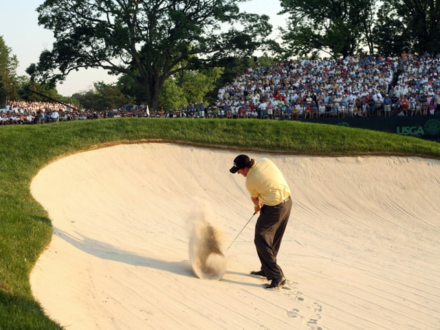Phil Mickelson 2006 im Bunker. Phil Mickelson 2006 im Bunker.