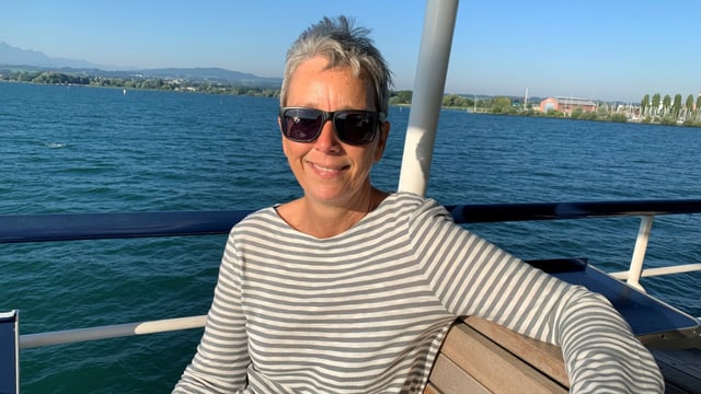 Eine der Grenzgängerinnen ist Tina Löscher. Sie wohnt in Arbon und ist Radio-Journalistin beim SWR in Friedrichshafen. Eine der Grenzgängerinnen ist Tina Löscher. Sie wohnt in Arbon und ist Radio-Journalistin beim SWR in Friedrichshafen.