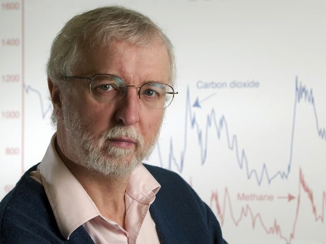 Herr Ende 60, graues Haar, Bart, Brille: Porträt des Klimatologen Raymond S. Bradley. Herr Ende 60, graues Haar, Bart, Brille: Porträt des Klimatologen Raymond S. Bradley.