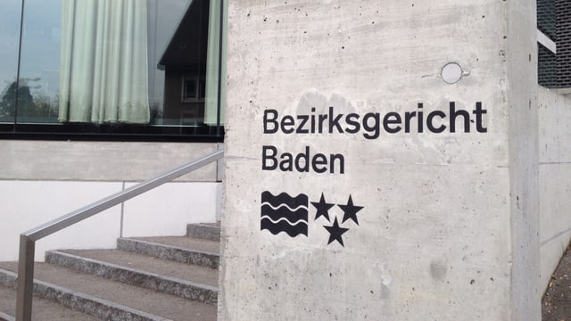 Schild Bezirksgericht Baden Schild Bezirksgericht Baden