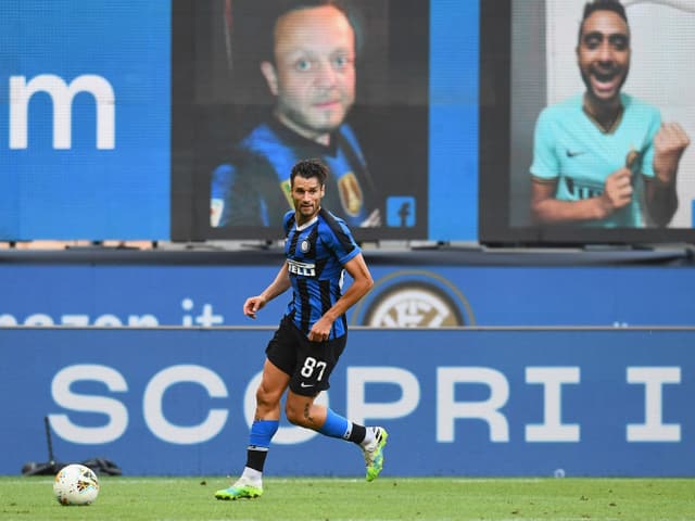 Candreva vor Videowand