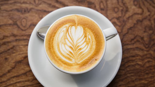 Eine Tasse Kaffee von oben. Eine Tasse Kaffee von oben.