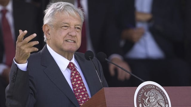 AMLO am Rednerpult AMLO am Rednerpult