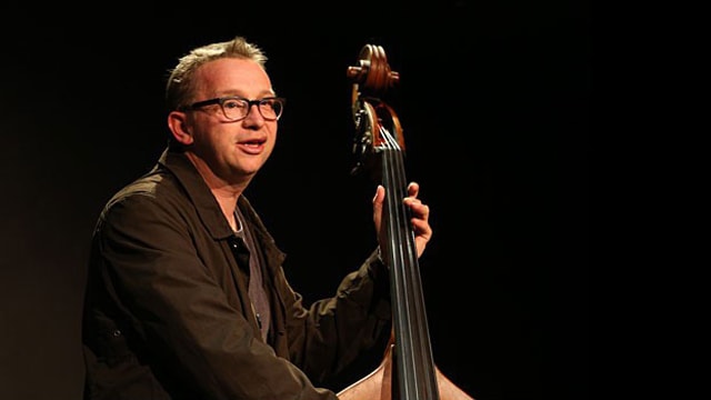 Philipp Galizia am Kontrabass. Philipp Galizia am Kontrabass.