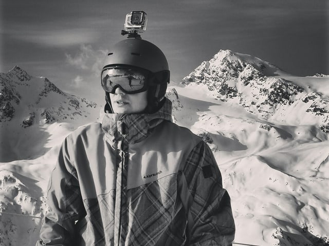 Spontanaufnahme beim Snowboarden.