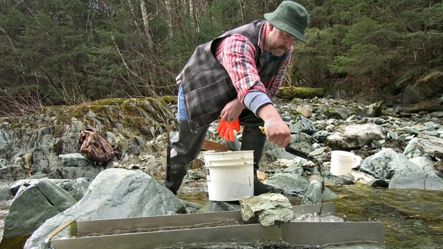 Goldsucher beim Waschen von Gold. Goldsucher beim Waschen von Gold.