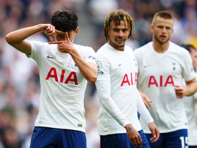 Heung-Min Son mit Geste vor dem Gesicht nach seinem Torerfolg Heung-Min Son mit Geste vor dem Gesicht nach seinem Torerfolg
