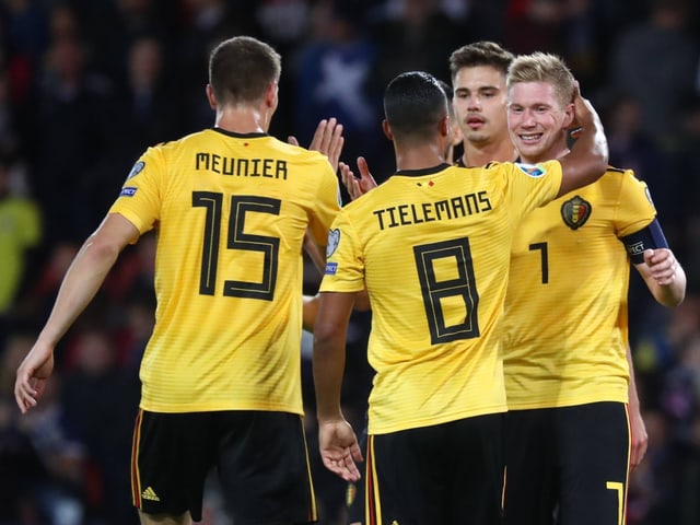 Die Belgier feiern einen Treffer. Die Belgier feiern einen Treffer.