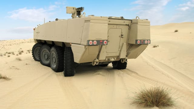 Schweiz So Verteidigt Der Mowag Chef Seine Radpanzer News Srf