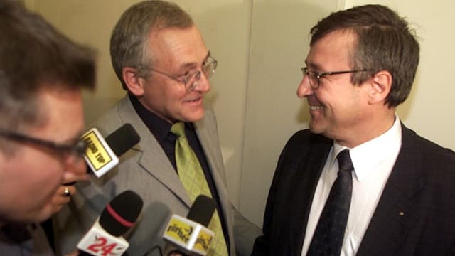 2002 wurde Andres Türler im zweiten Wahlgang gewählt. Der damalige Stadtpräsident Elmar Ledergerber gratulierte ihm. 2002 wurde Andres Türler im zweiten Wahlgang gewählt. Der damalige Stadtpräsident Elmar Ledergerber gratulierte ihm.