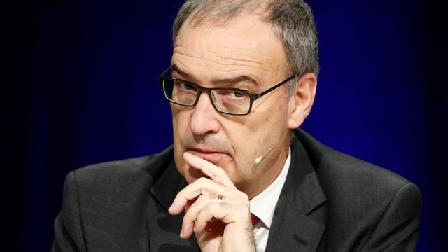 Verteidigungsminister Parmelin bei einer Medienkoferenz Verteidigungsminister Parmelin bei einer Medienkoferenz