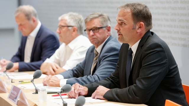 Das Bauernkomitee befürchtet mehr Vorschriften wegen der Initiativen. Das Bauernkomitee befürchtet mehr Vorschriften wegen der Initiativen.