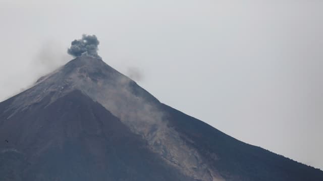 Bislang fiel der Fuego vor allem durch kleinere Lava-Ausbrüche auf