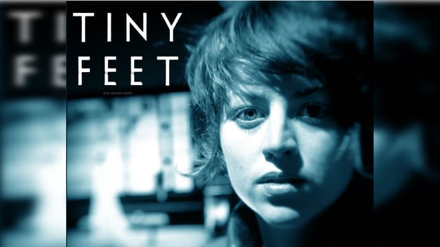 Purtret da la musicista Tiny Feet Purtret da la musicista Tiny Feet