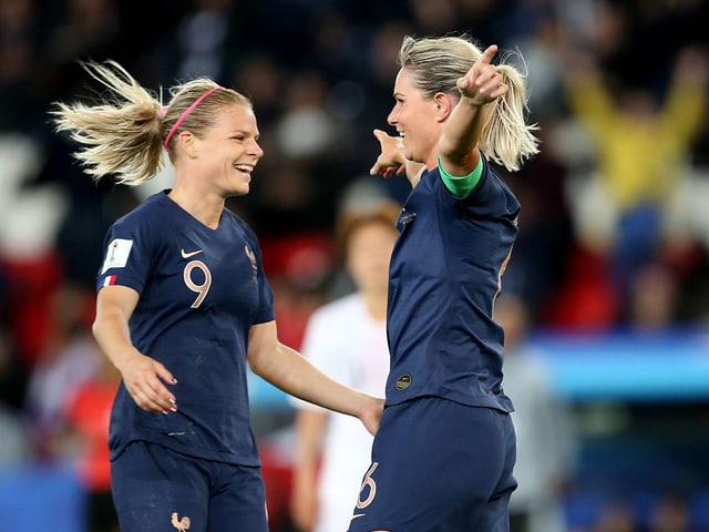 Eugénie Le Sommer (links) und Amandine Henry Eugénie Le Sommer (links) und Amandine Henry