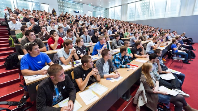 Seit der Gründung 2006 hatte die Pädagogische Hochschule in Brugg noch nie so viele Studenten und Studentinnen. Seit der Gründung 2006 hatte die Pädagogische Hochschule in Brugg noch nie so viele Studenten und Studentinnen.