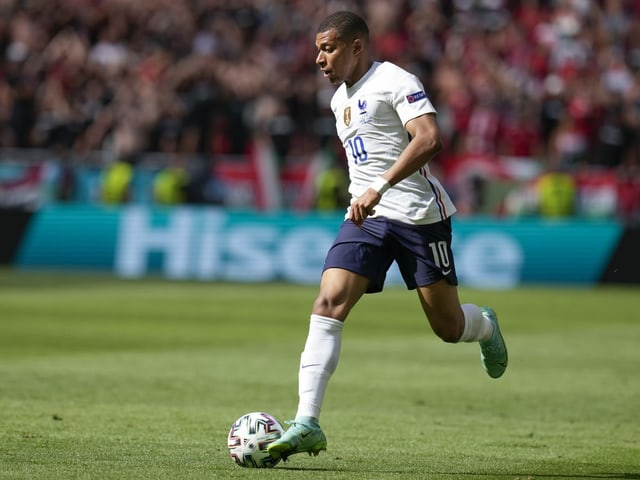 Kylian Mbappe Ronaldo - Stefan De Vrij Mbappe Ist Besser Als Ronaldo - Neymar may have been their best player this season, and the brazilian's status as the.