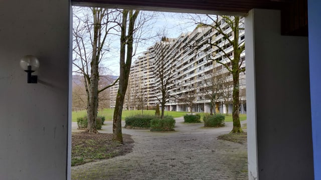 Blick auf einen Wohnblock Blick auf einen Wohnblock