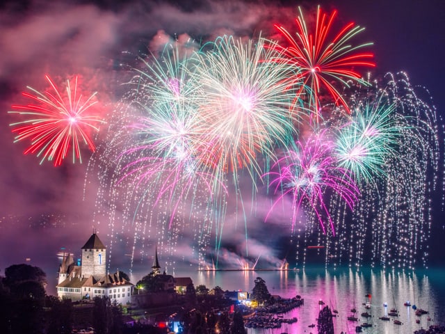 Feuerwerk über dem Thunersee. Feuerwerk über dem Thunersee.