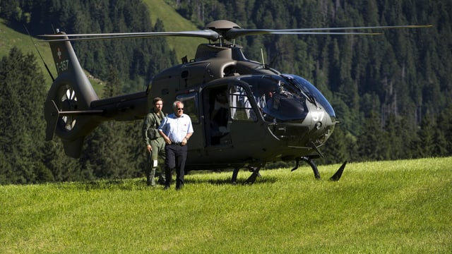 Bundesrat Johann Schneider- Ammann besucht den Birkenhof in Soerenberg um am 1. Augustbrunch teilzunehmen. Bundesrat Johann Schneider- Ammann besucht den Birkenhof in Soerenberg um am 1. Augustbrunch teilzunehmen.