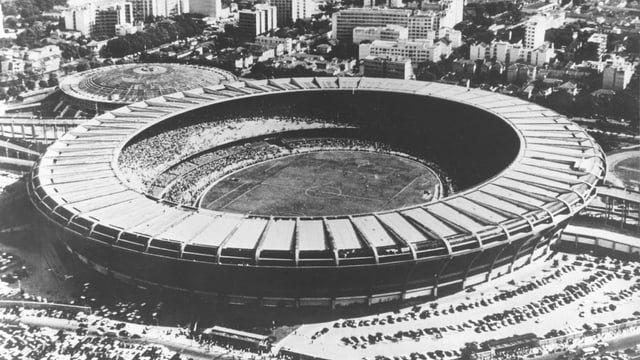 Maracana Stadion in Rio 1950 auf einer Schwarzweiss-Aufnahme.