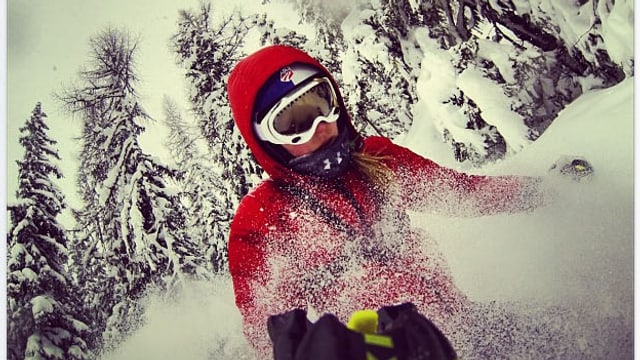 Einen Tag vor dem Super-G-Rennen twitterte Lindsey Vonn ein Bild von sich im Tiefschnee. Einen Tag vor dem Super-G-Rennen twitterte Lindsey Vonn ein Bild von sich im Tiefschnee.