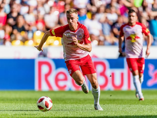 Jasper van der Werff rennt dem Ball nach. Jasper van der Werff rennt dem Ball nach.
