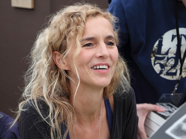 Nahaufnahme der Schriftstellerin Delphine de Vigan. Nahaufnahme der Schriftstellerin Delphine de Vigan.