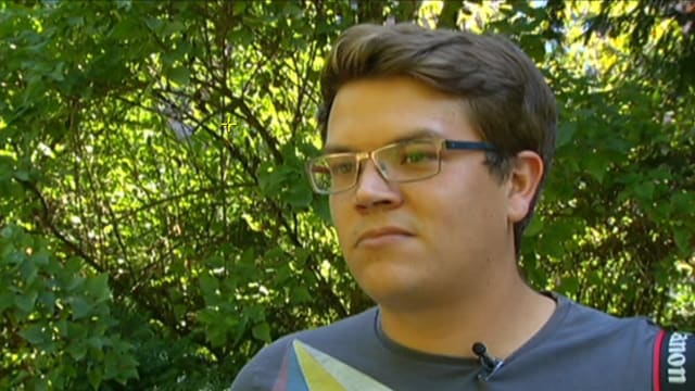 Felix Benneckenstein wird interviewt. Felix Benneckenstein wird interviewt.