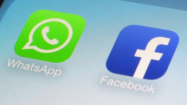 Icons von Facebook und WhatsApp. Icons von Facebook und WhatsApp.