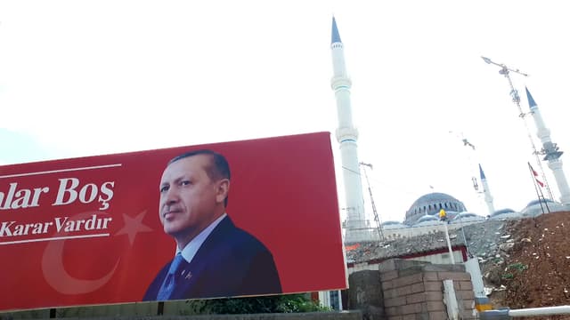 Video «Erdogan – Im Rausch der Macht» abspielen Video «Erdogan – Im Rausch der Macht» abspielen