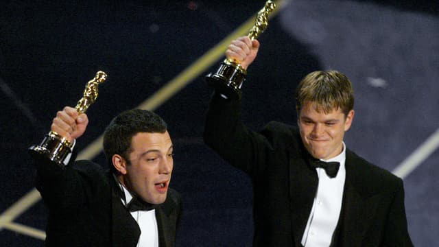 Zwei Männer mit Oscars in der Hand Zwei Männer mit Oscars in der Hand