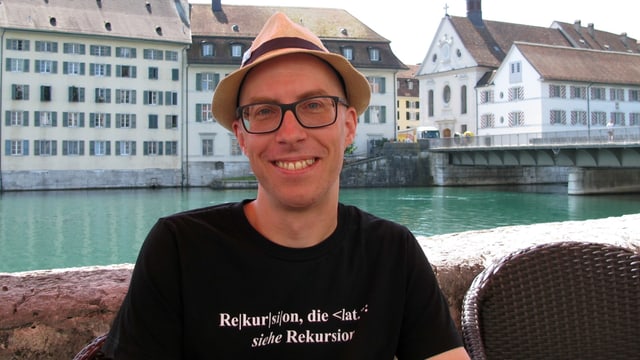 Mann mit Brille und Hut. Mann mit Brille und Hut.